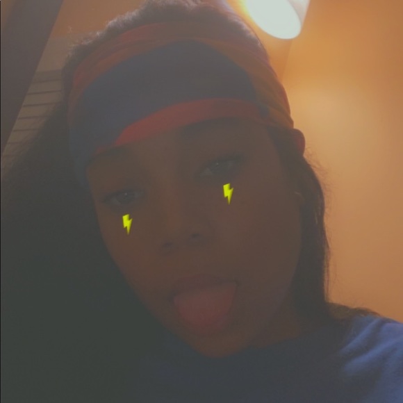 Meet your Posher, Lindsay 💕 - Picture 1 of 1